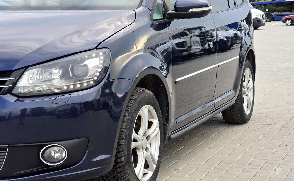 Volkswagen Touran - 2