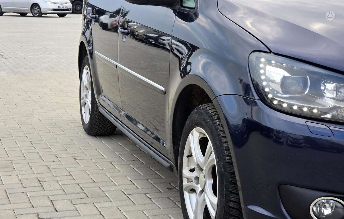Volkswagen Touran - 5