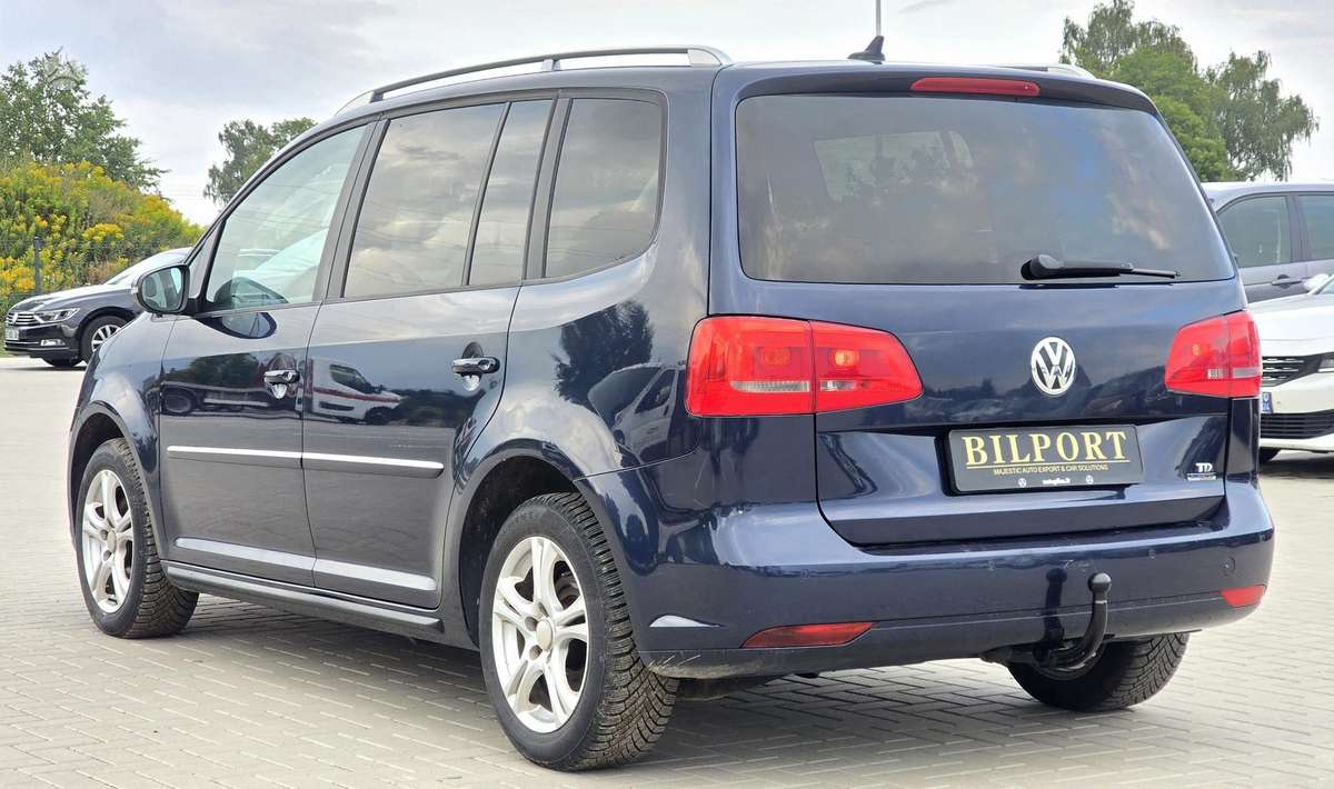 Volkswagen Touran - 8