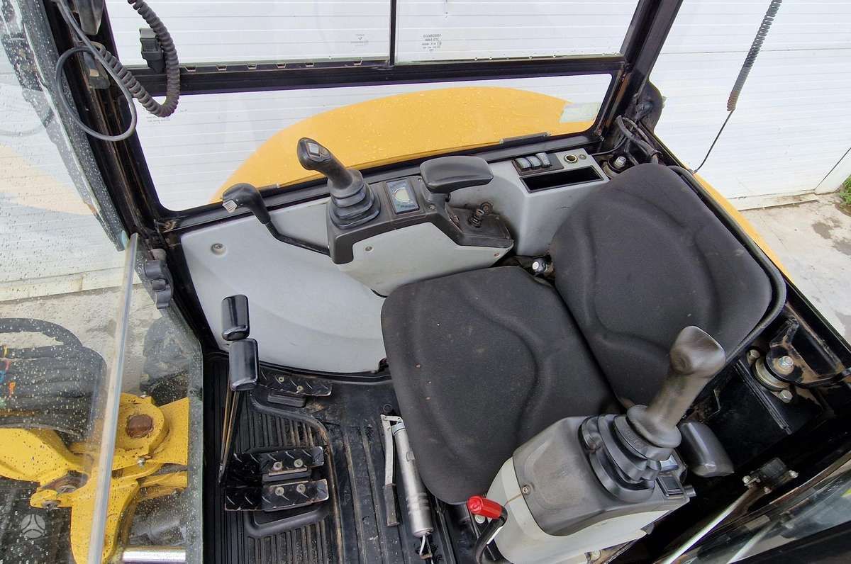 Caterpillar 302.7, mini ekskavatori