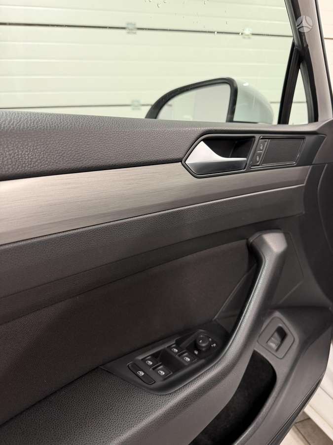 Volkswagen Passat - 10