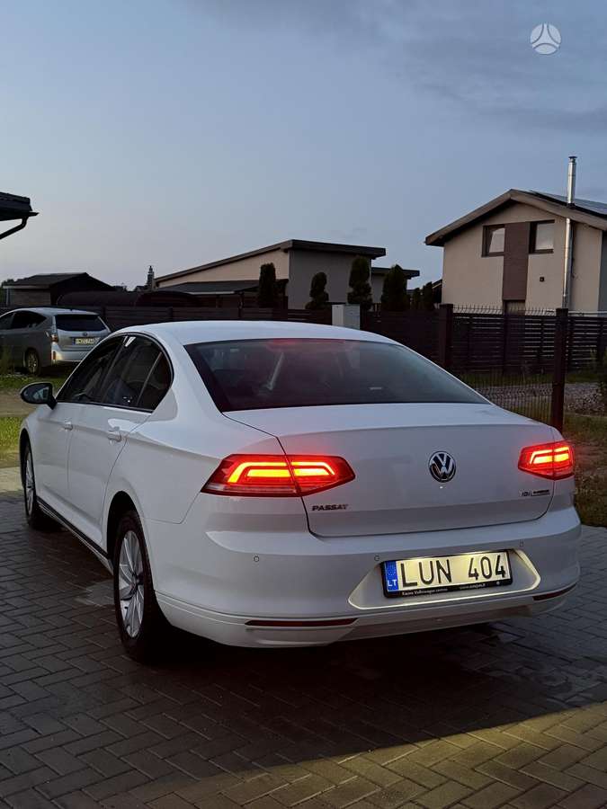 Volkswagen Passat - 8