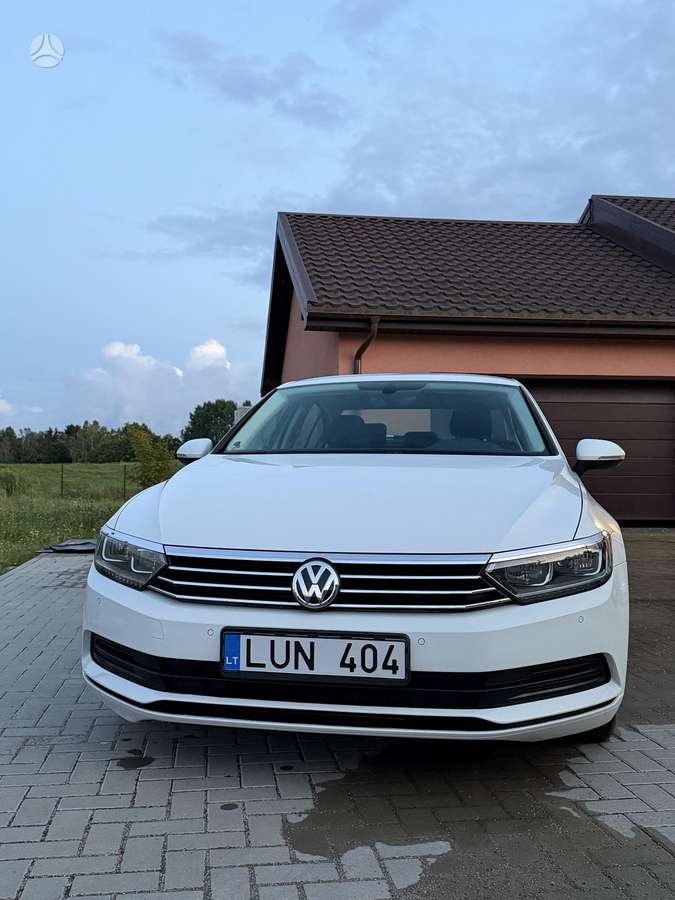 Volkswagen Passat - 2