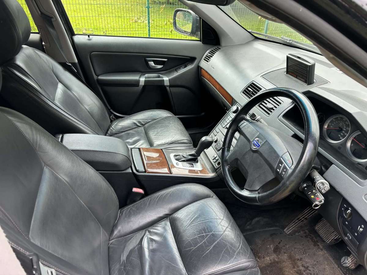 Volvo XC90, 452, Dalimis