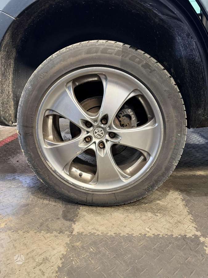 Tracmax, all-season 275/45 R20