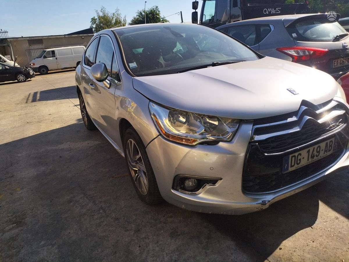 Citroen DS4, 1.6 l., hatchback