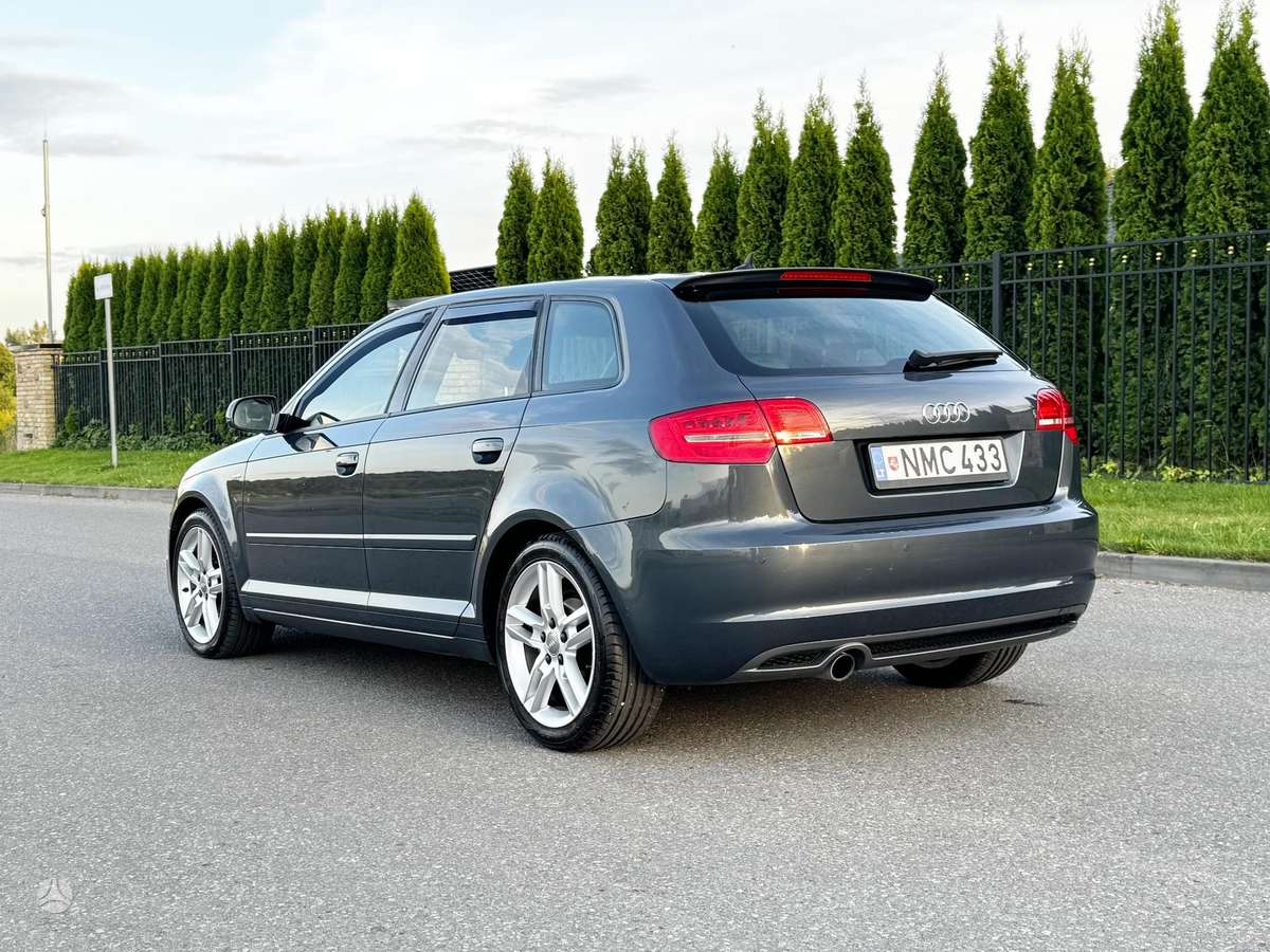 Audi A3, 1.6 l., Хэтчбек