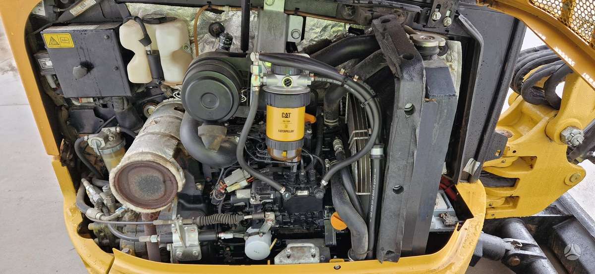 Caterpillar 302.7D CR, mini ekskavatori