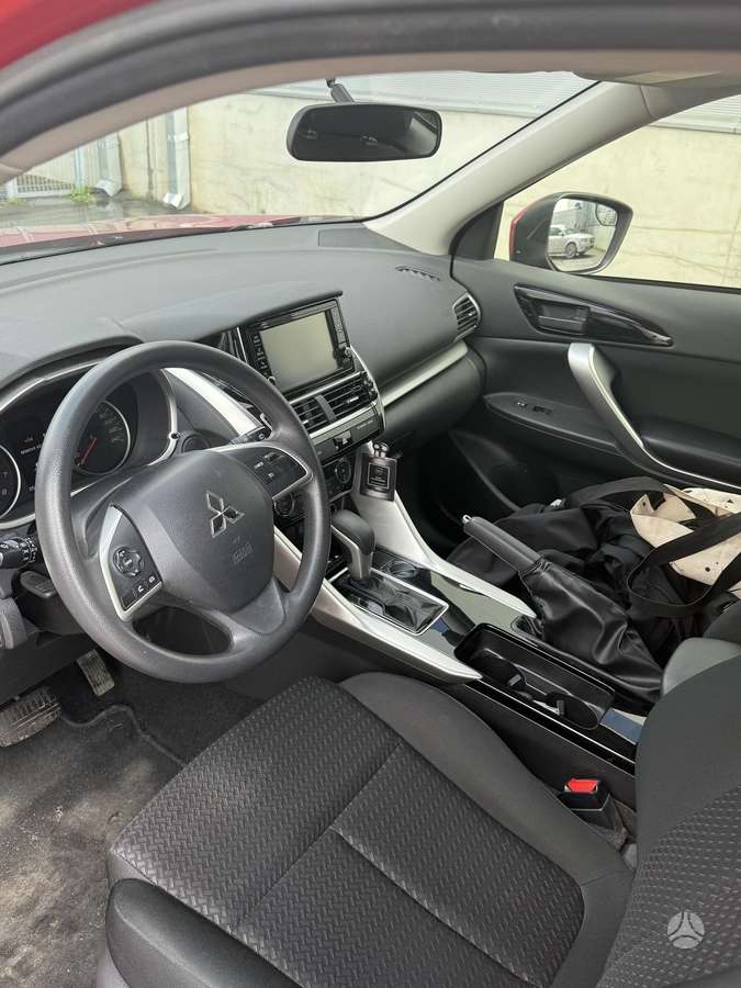 Mitsubishi Eclipse Cross, 1.5 l., off-road / crossover