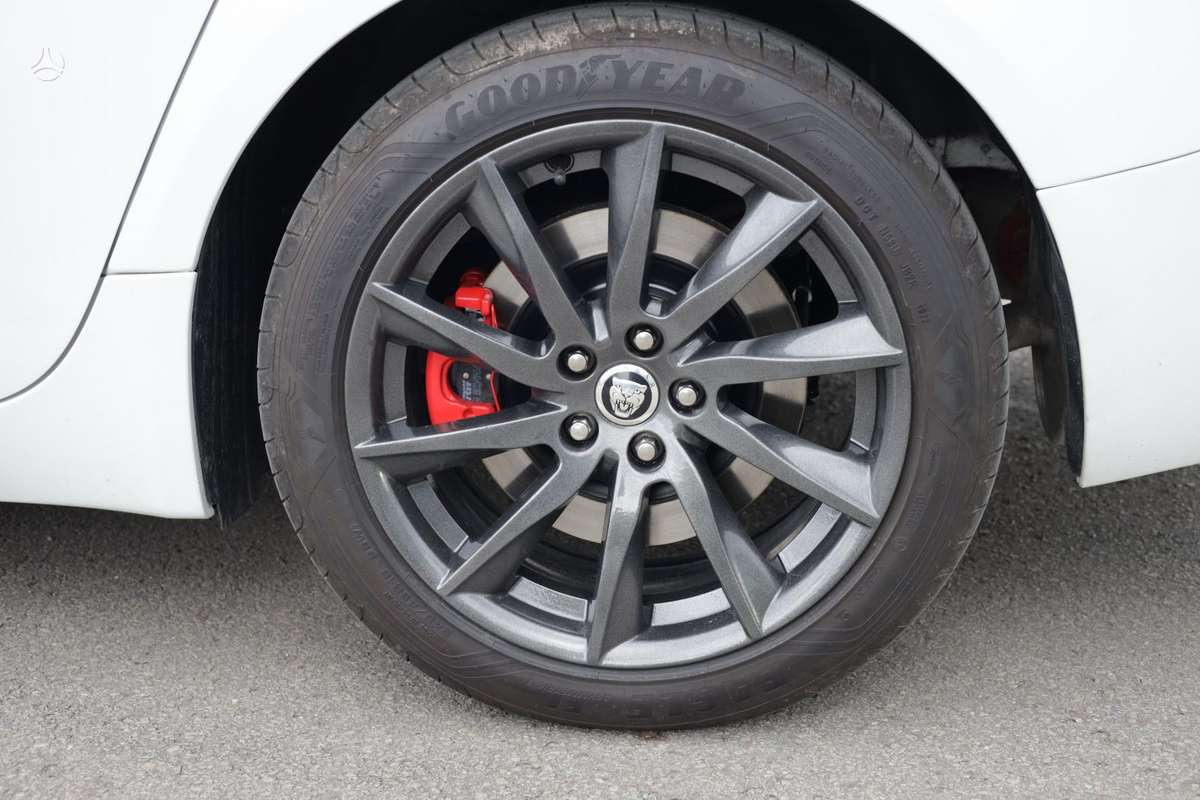 Jaguar XF, 2.2 l., Седан