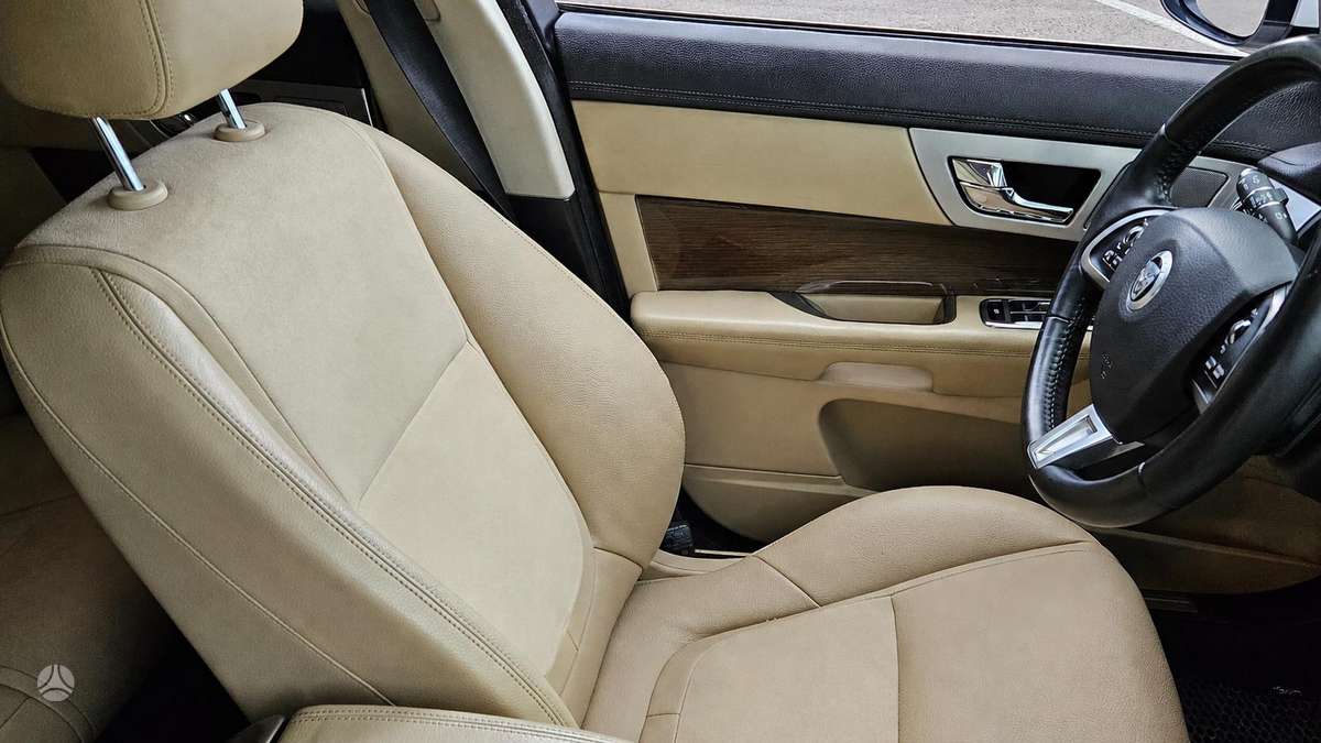 Jaguar XF, 2.2 l., Седан