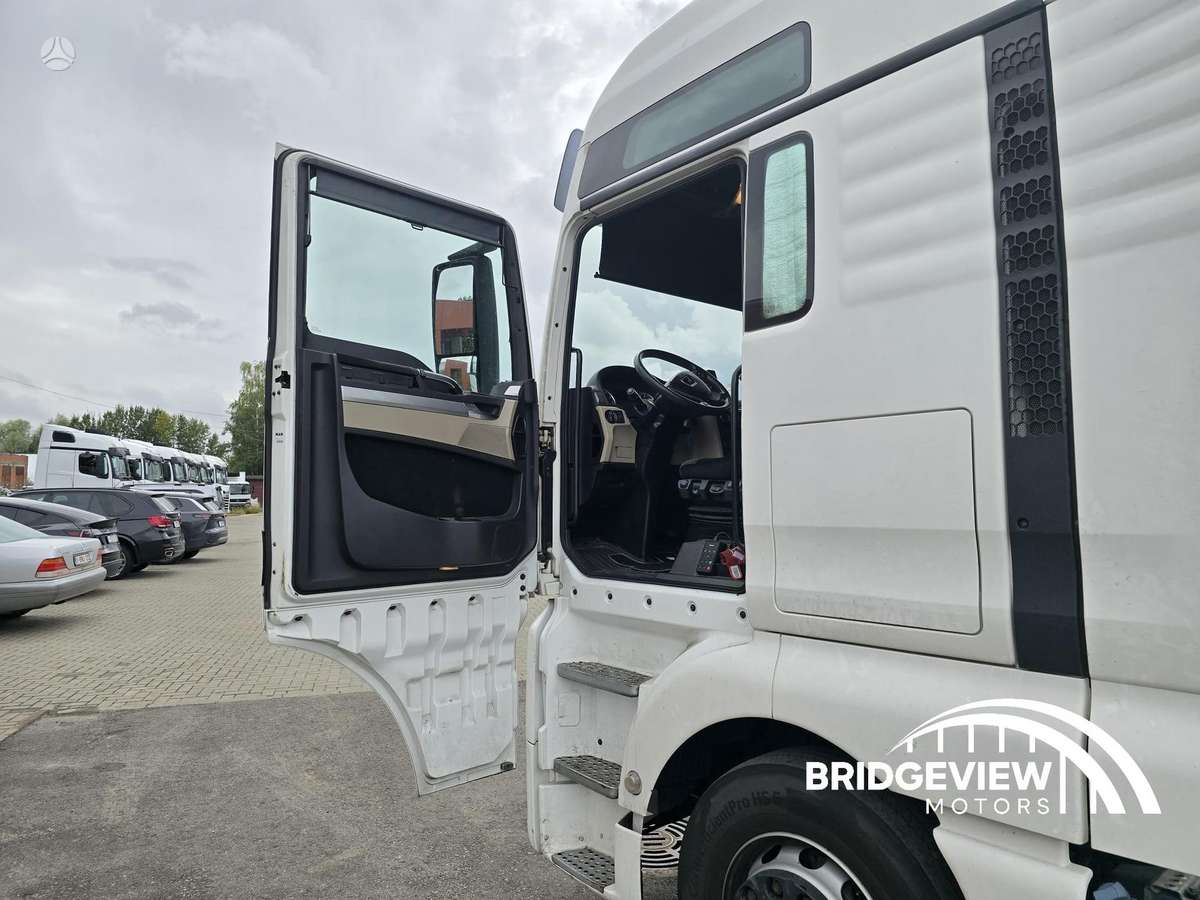 MAN TGX 18.500, double sleeper