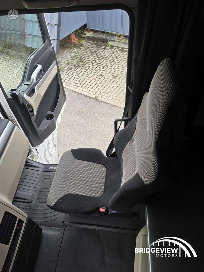 MAN TGX 18.500, double sleeper