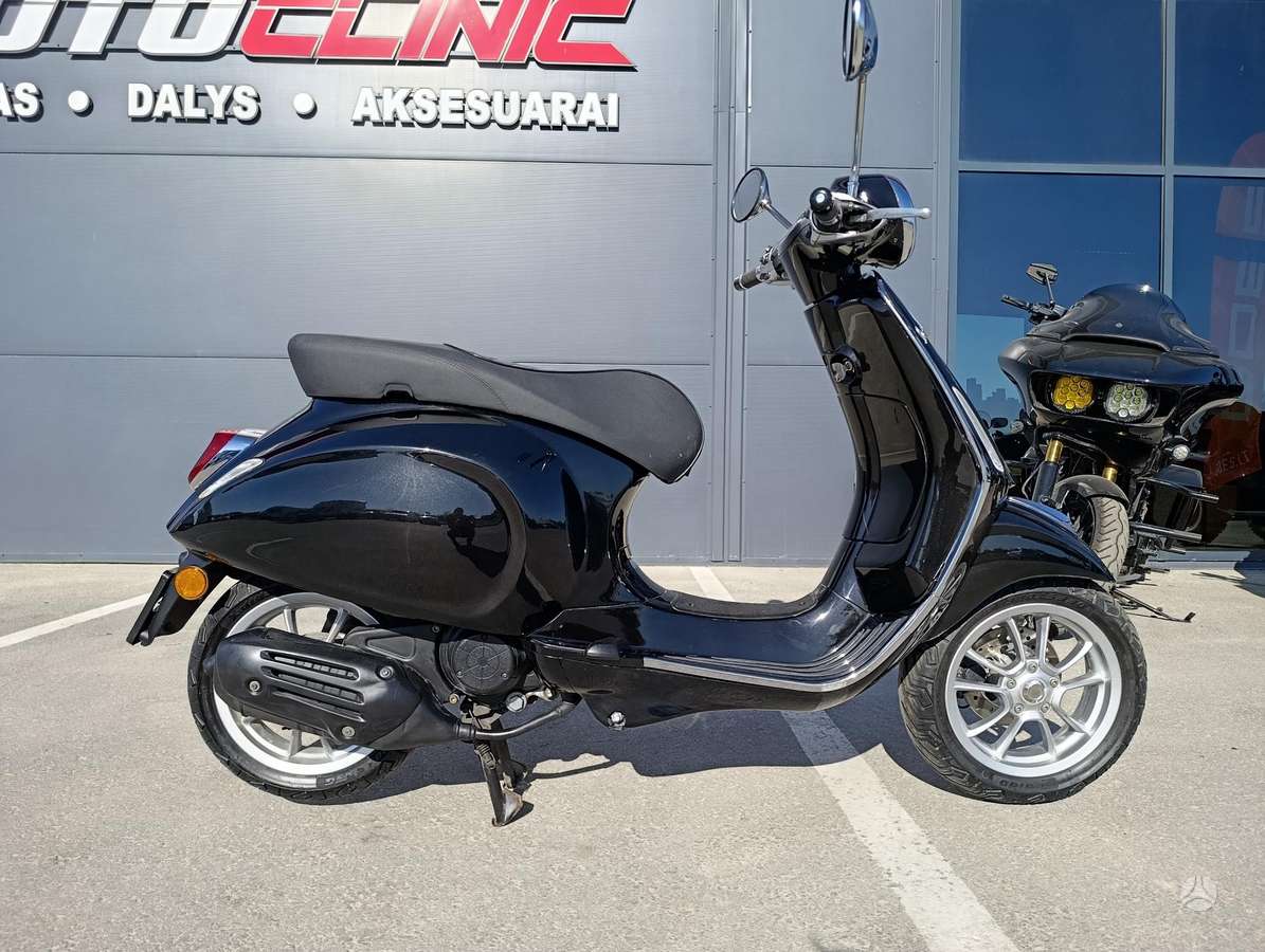 Piaggio Vespa 50cc, scooters / mopeds