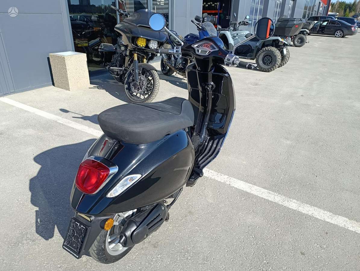 Piaggio Vespa 50cc, scooters / mopeds