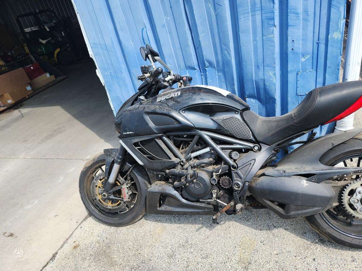 Ducati Diavel, спортбайки / superbikes