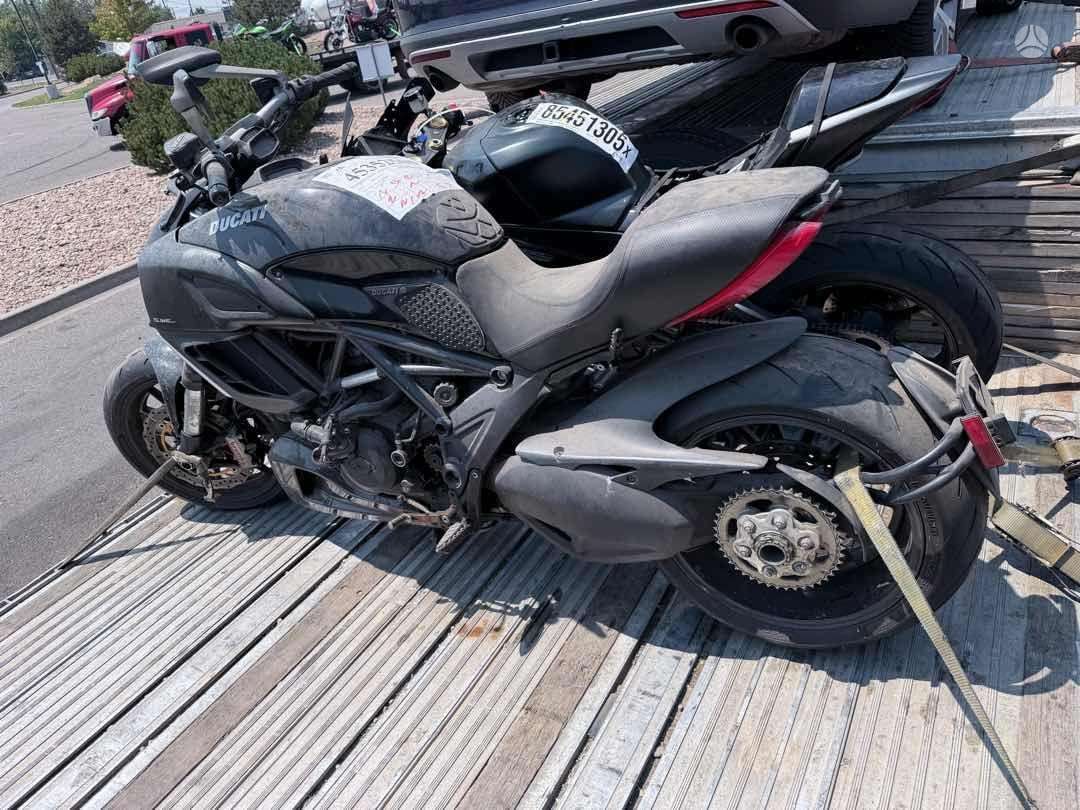 Ducati Diavel, спортбайки / superbikes