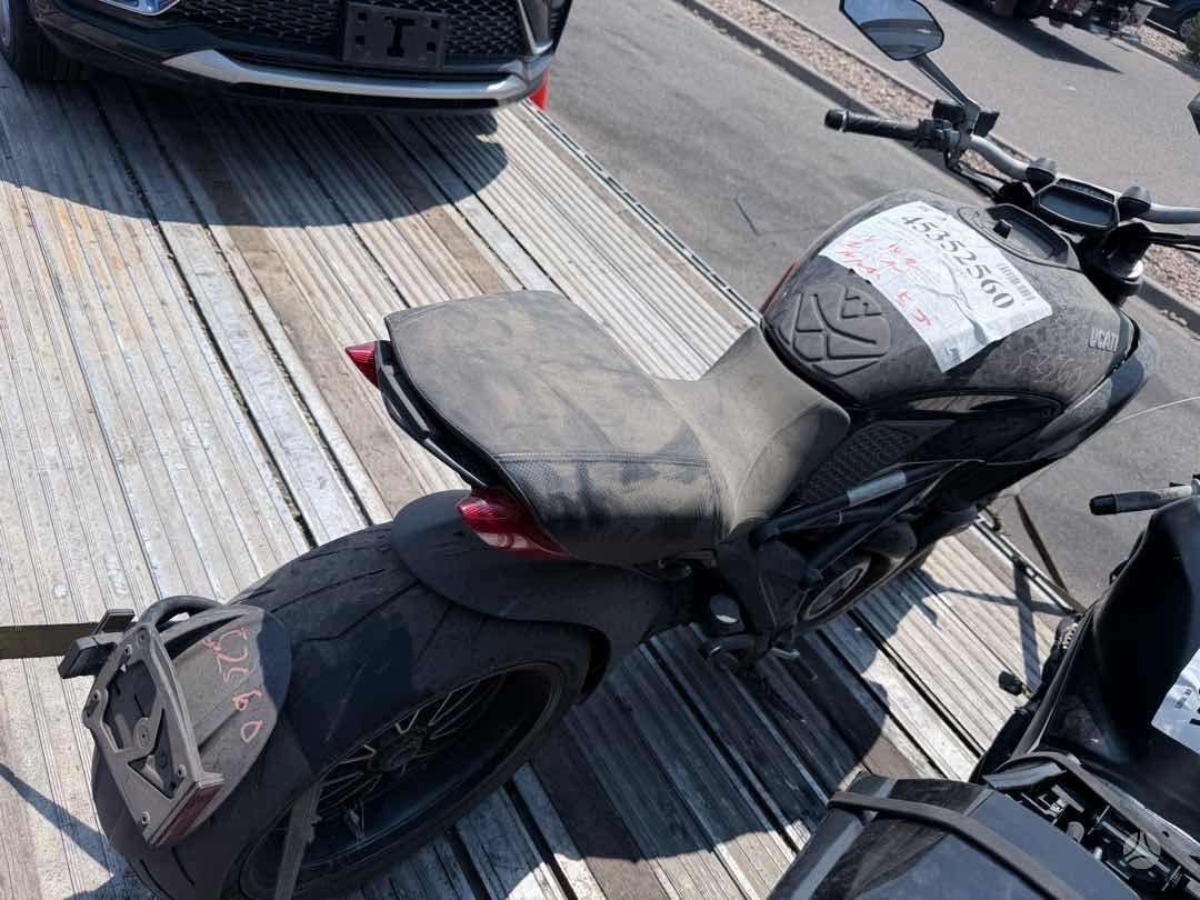 Ducati Diavel, спортбайки / superbikes