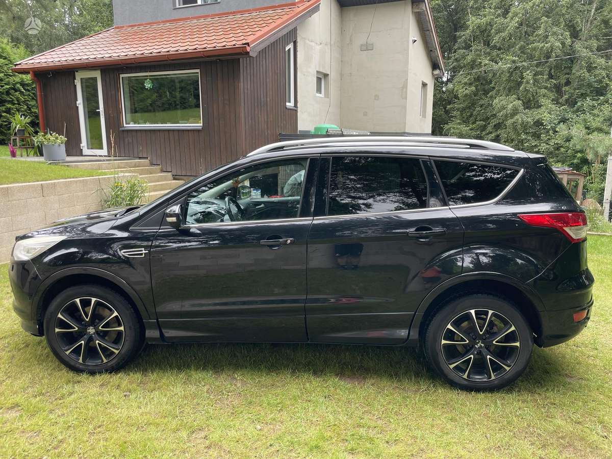 Ford Kuga, Внедорожник / Кроссовер