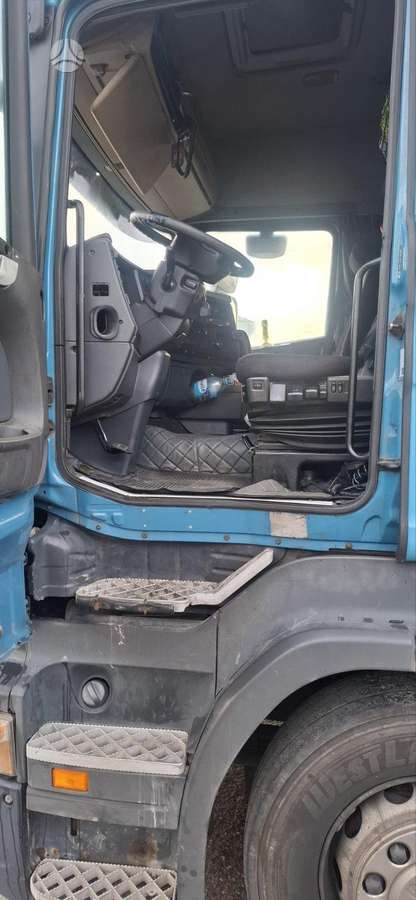 Scania R380, double sleeper
