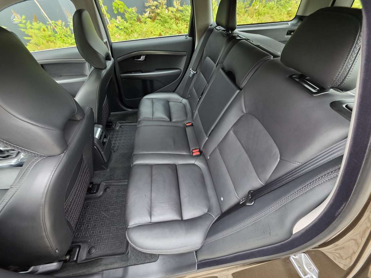 Volvo XC70, 2.4 l., wagon