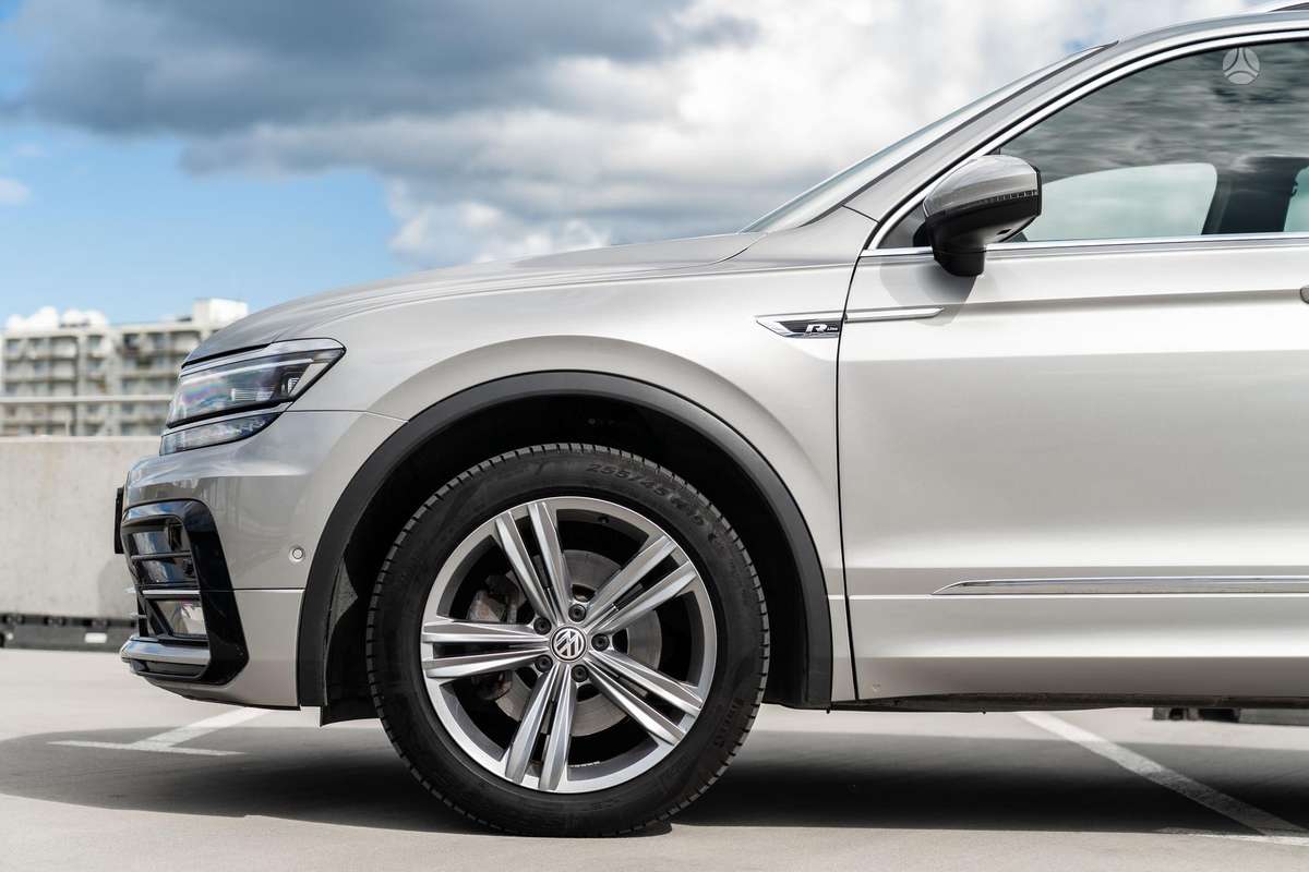Volkswagen Tiguan - 4