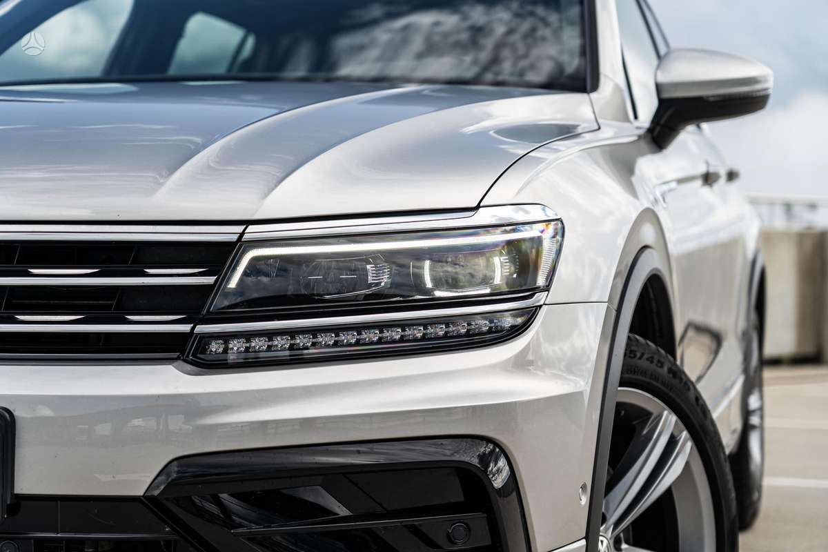 Volkswagen Tiguan - 12