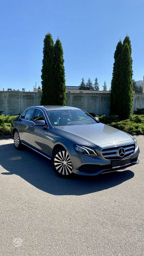 Mercedes-Benz E200, 2.0 l., Седан