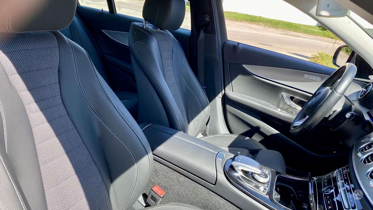 Mercedes-Benz E200, 2.0 l., Седан