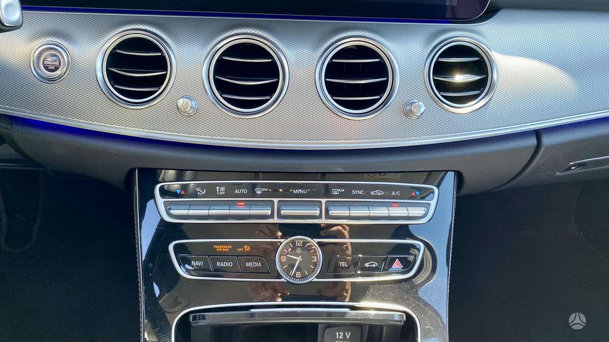 Mercedes-Benz E200, 2.0 l., Седан
