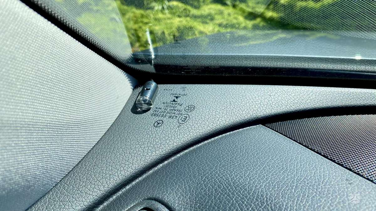 Mercedes-Benz E200, 2.0 l., Седан