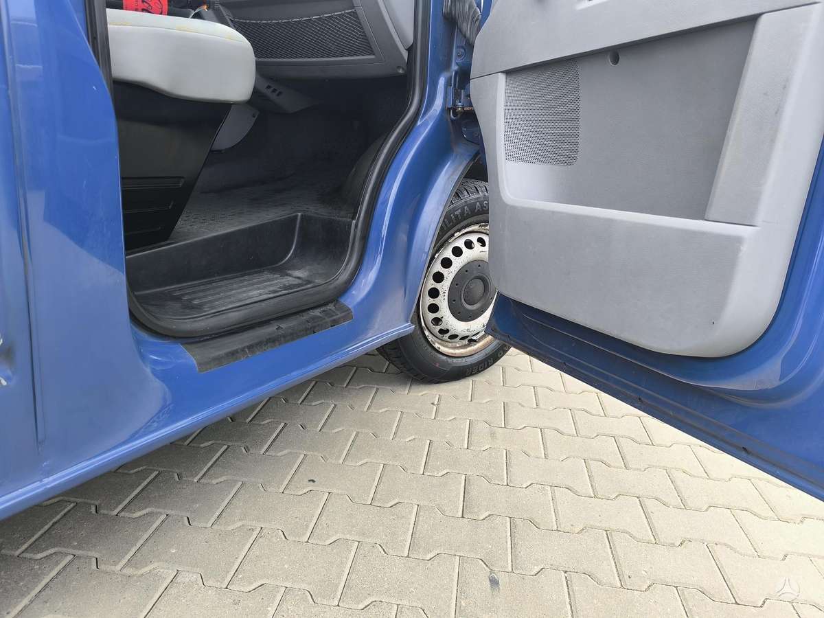 Volkswagen Transporter - 11