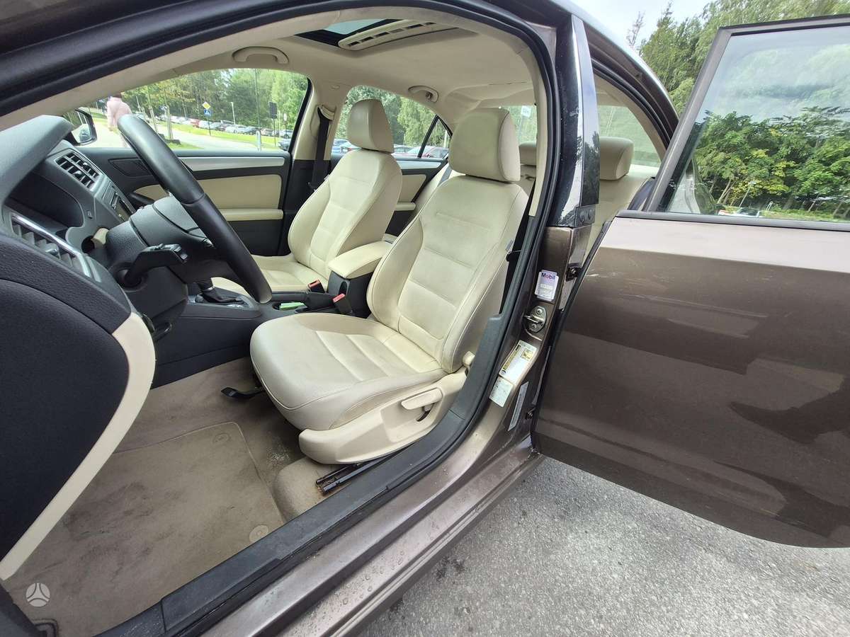 Volkswagen Jetta - 8