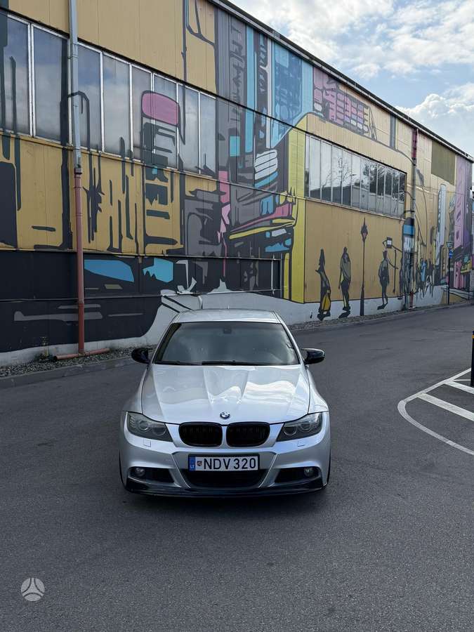 BMW 320, 2.0 l., Седан