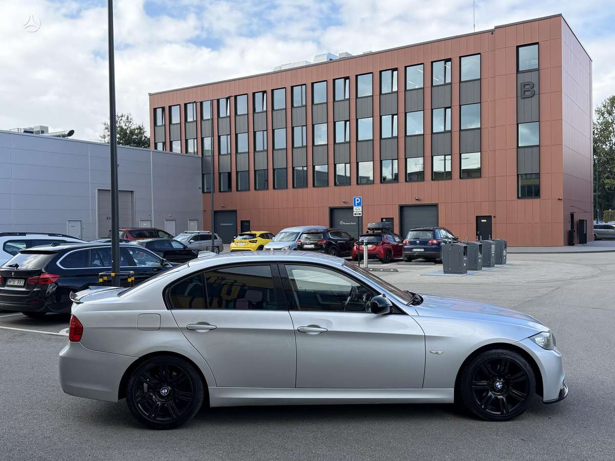 BMW 320, 2.0 l., Седан