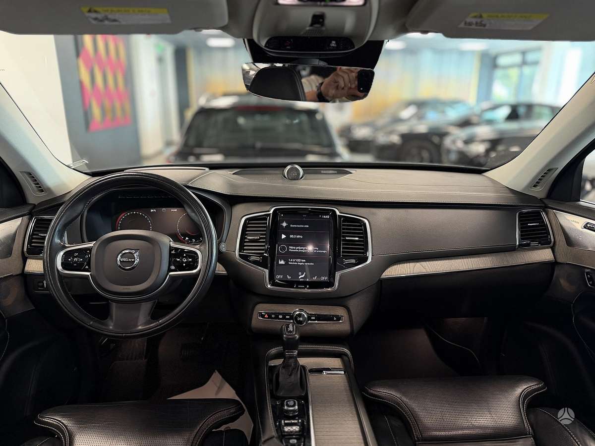 Volvo XC90 - 7