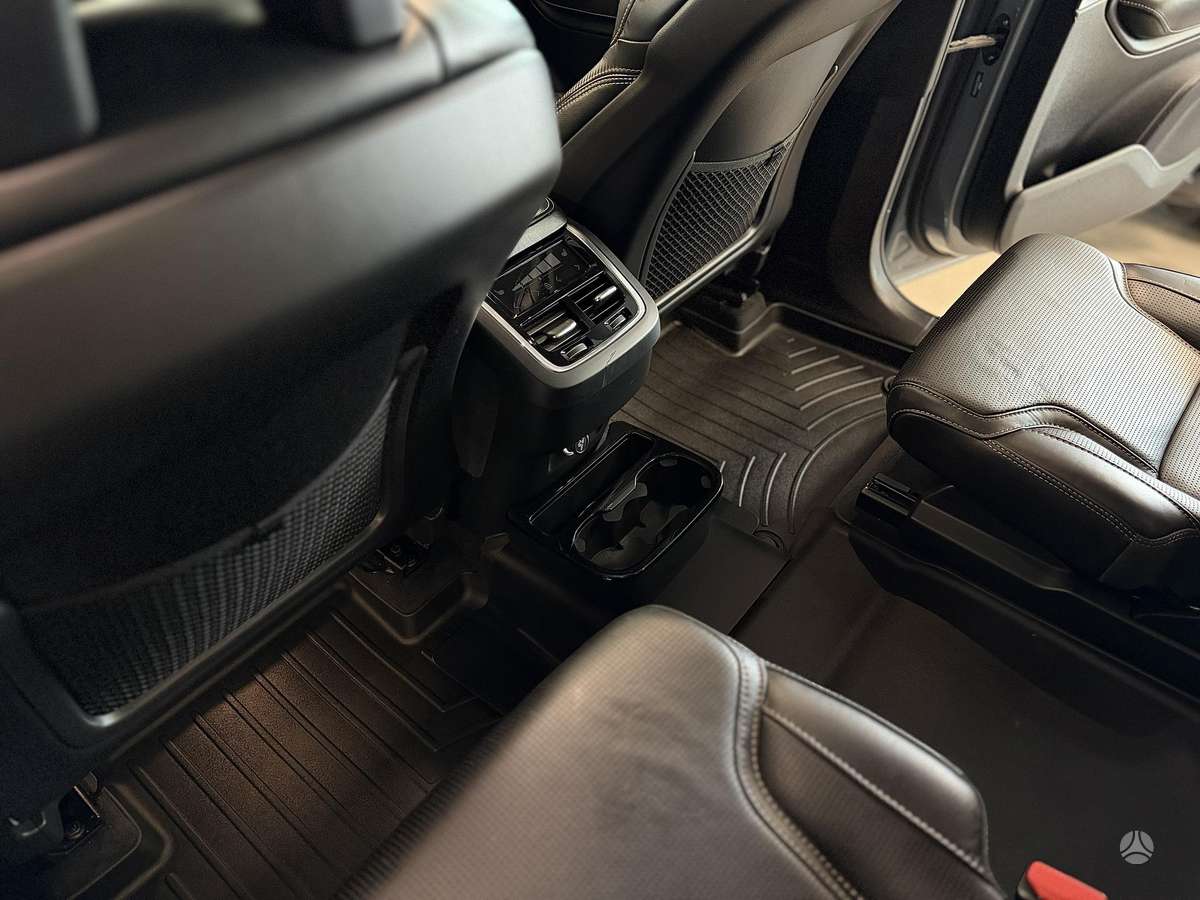 Volvo XC90 - 8