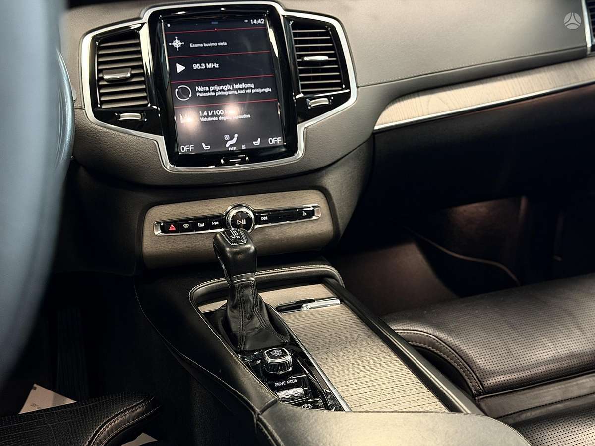 Volvo XC90 - 11