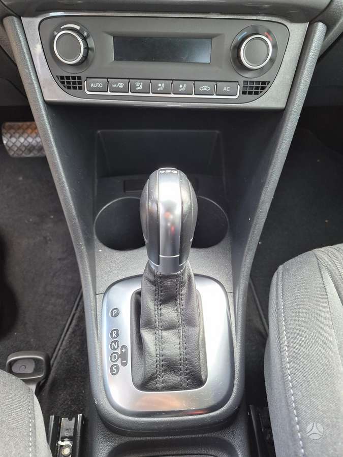 Volkswagen Polo - 12