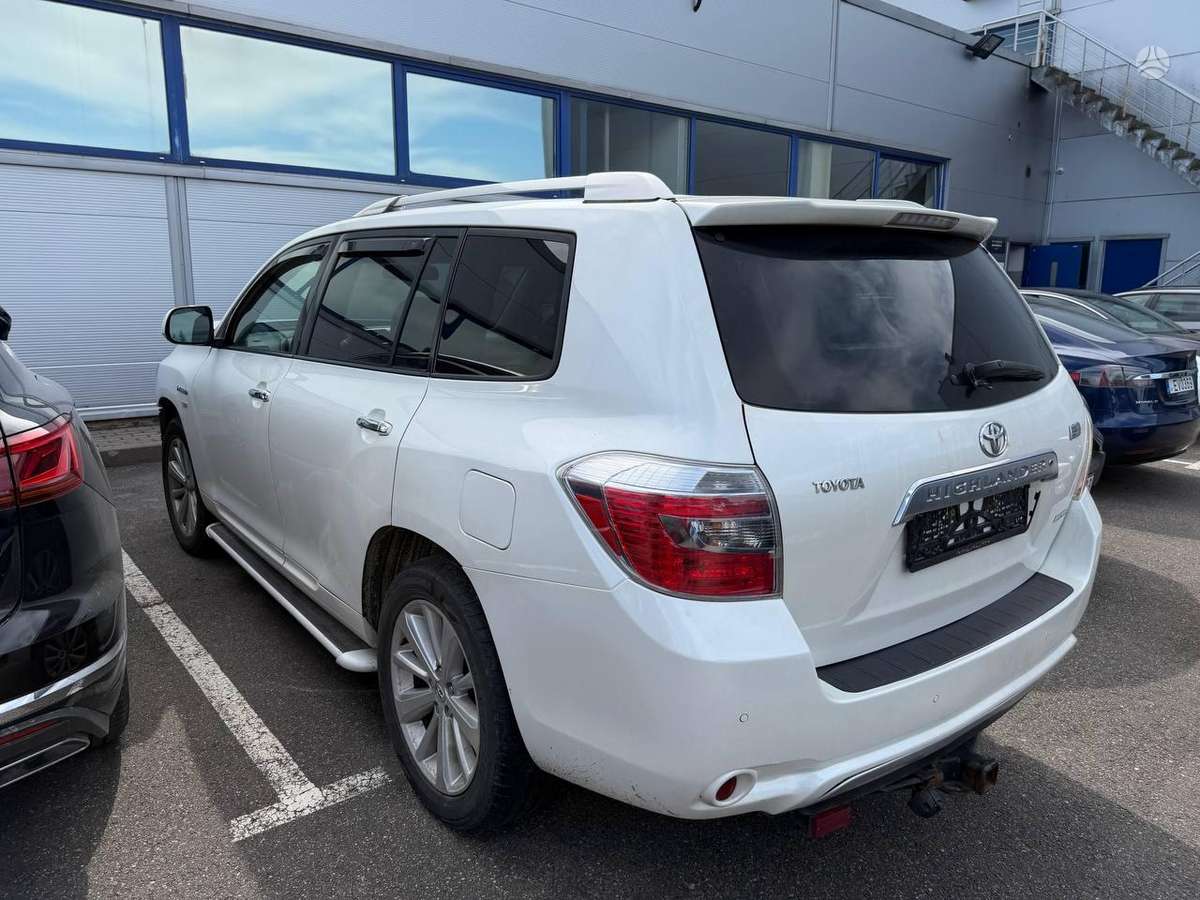 Toyota Highlander - 1