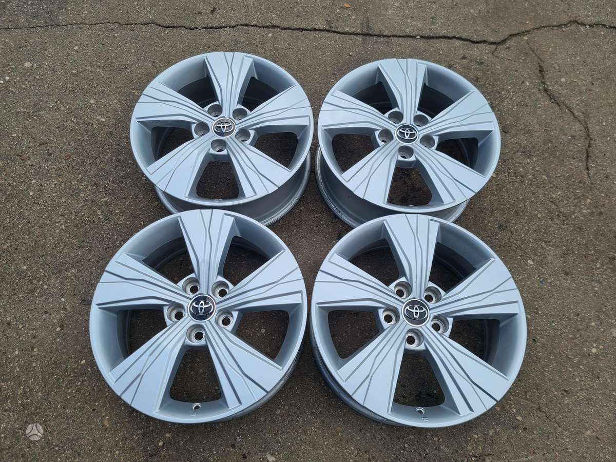 Toyota Corolla Cross, light alloy, R17