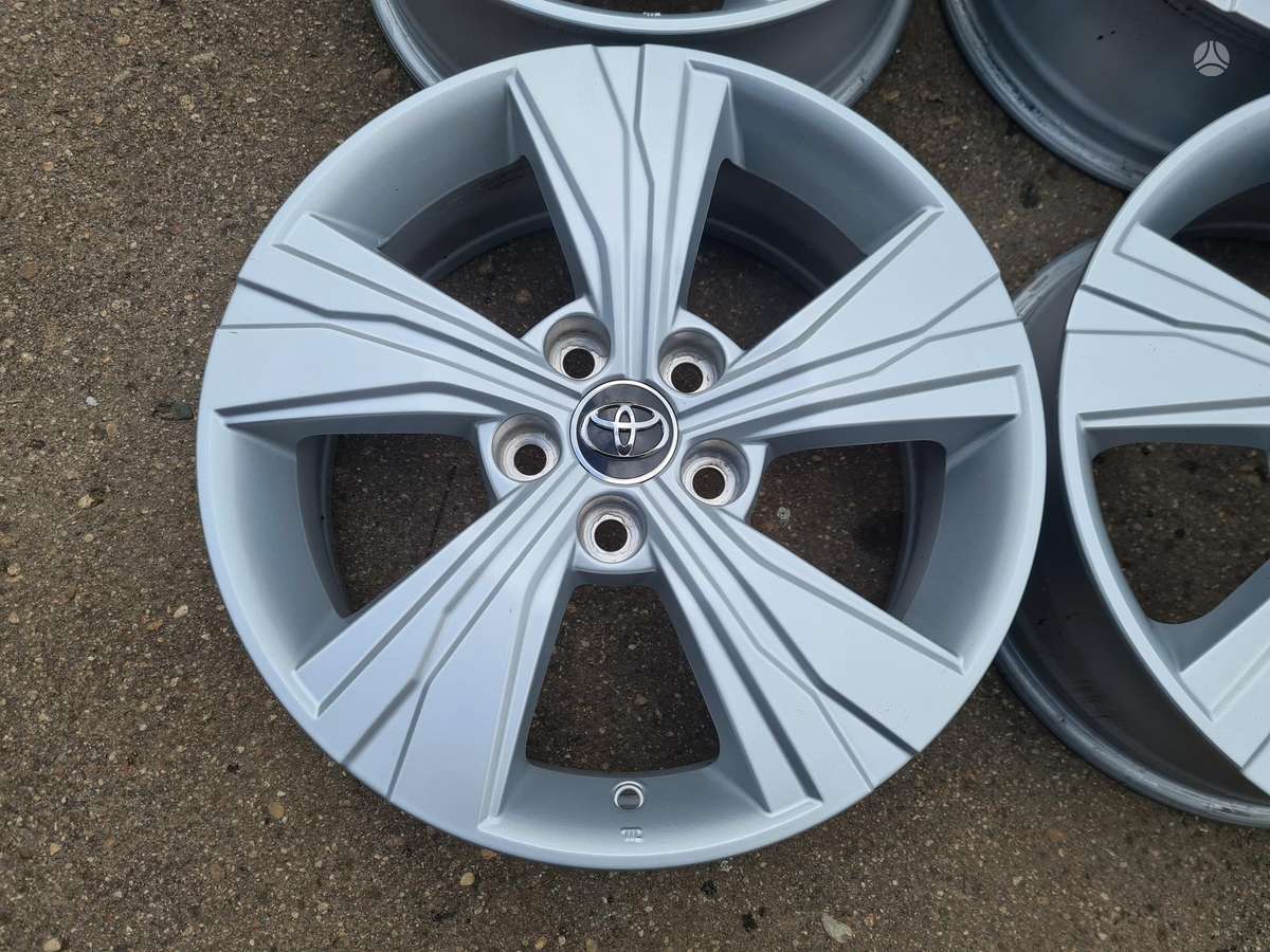 Toyota Corolla Cross, light alloy, R17