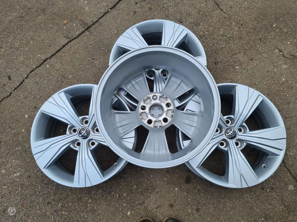 Toyota Corolla Cross, light alloy, R17