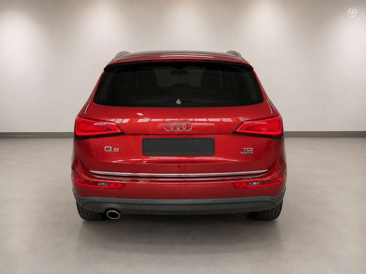 Audi Q5, 2.0 l., Внедорожник / Кроссовер
