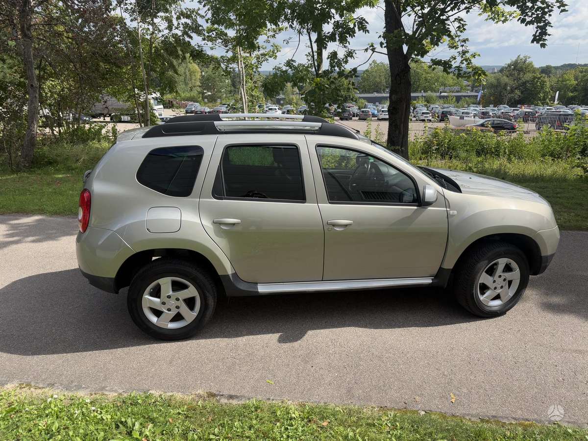 Dacia Duster, 1.6 l., Внедорожник / Кроссовер
