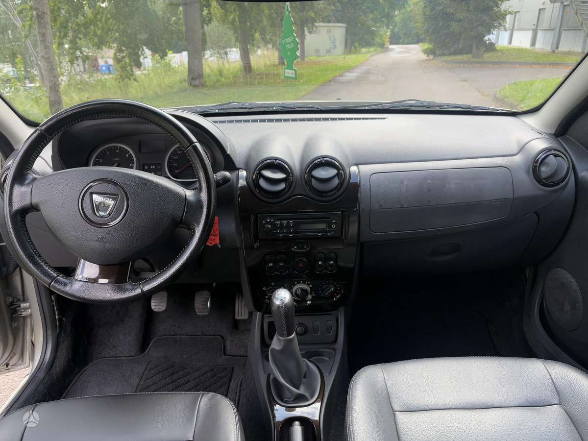 Dacia Duster, 1.6 l., Внедорожник / Кроссовер