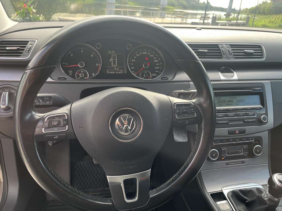 Volkswagen Passat, 1.6 l., Универсал