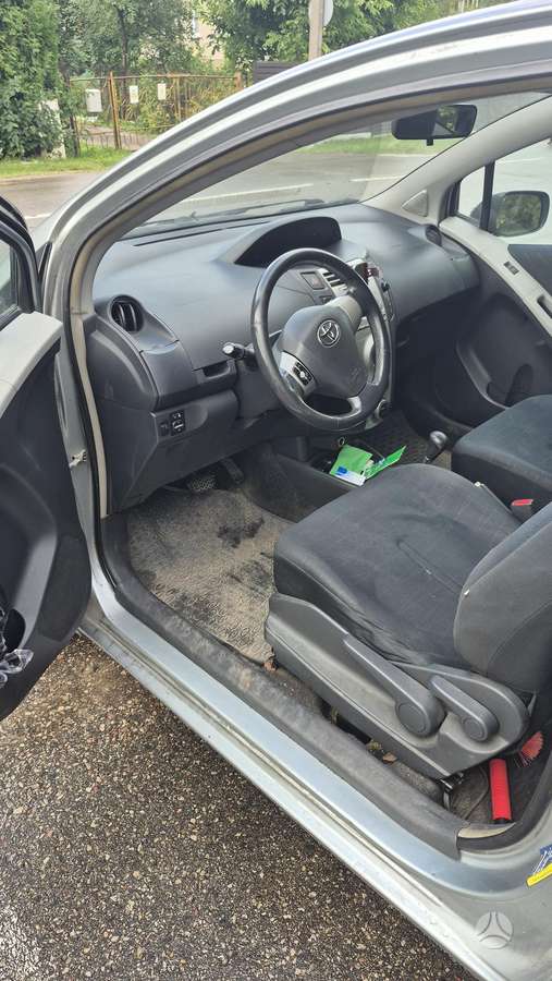 Toyota Yaris - 4
