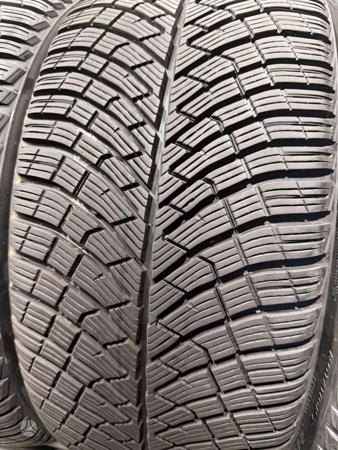 Pirelli PZero winter2/98-99%/2024m, winter 245/35 R21