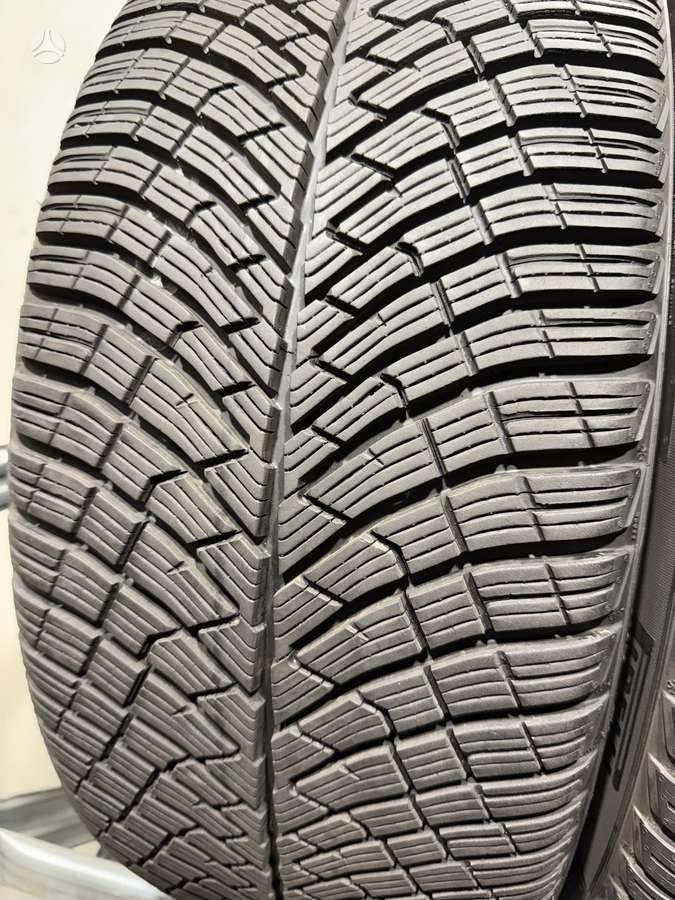 Pirelli PZero winter2/98-99%/2024m, winter 245/35 R21
